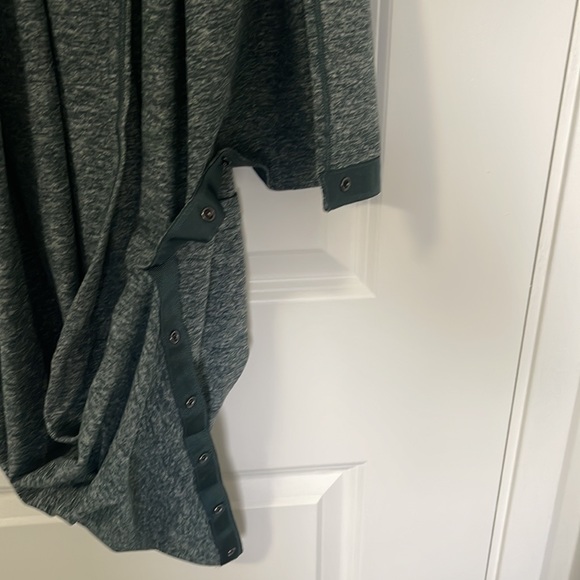 Lululemon green scarf - Picture 3 of 3